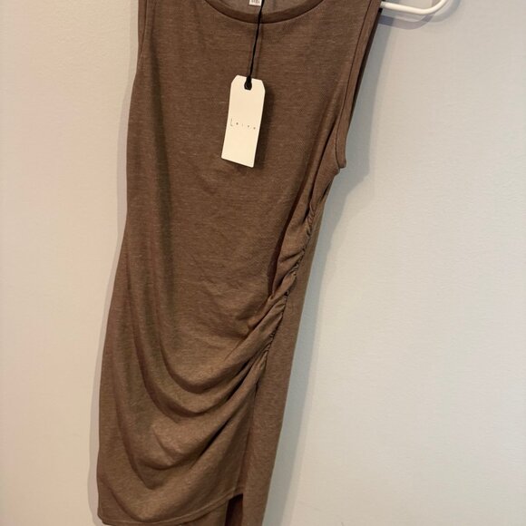 Leith Ruched Body-Con Sleeveless Dress - Picture 3 of 5